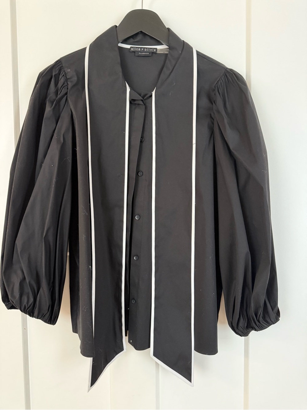 Alice + Olivia Black Button-Front Blouse with White Trim and Scarf Collar